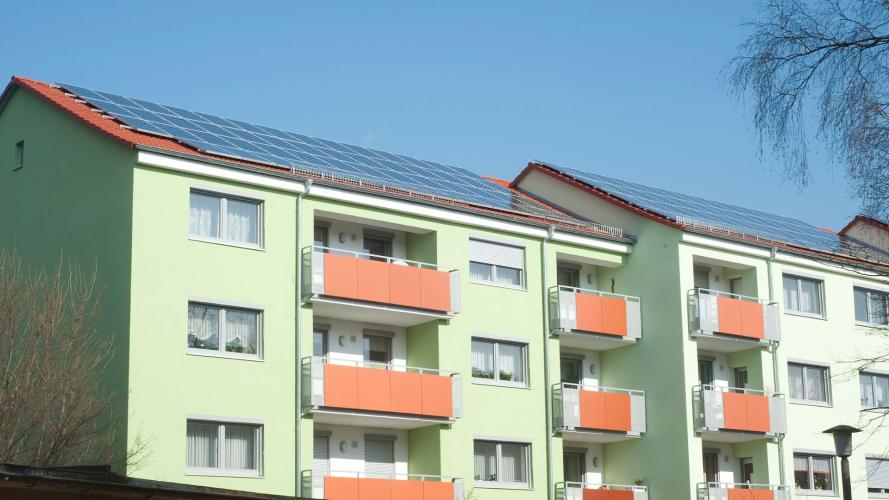 Installer des panneaux solaires en copropriété : lois et conseils